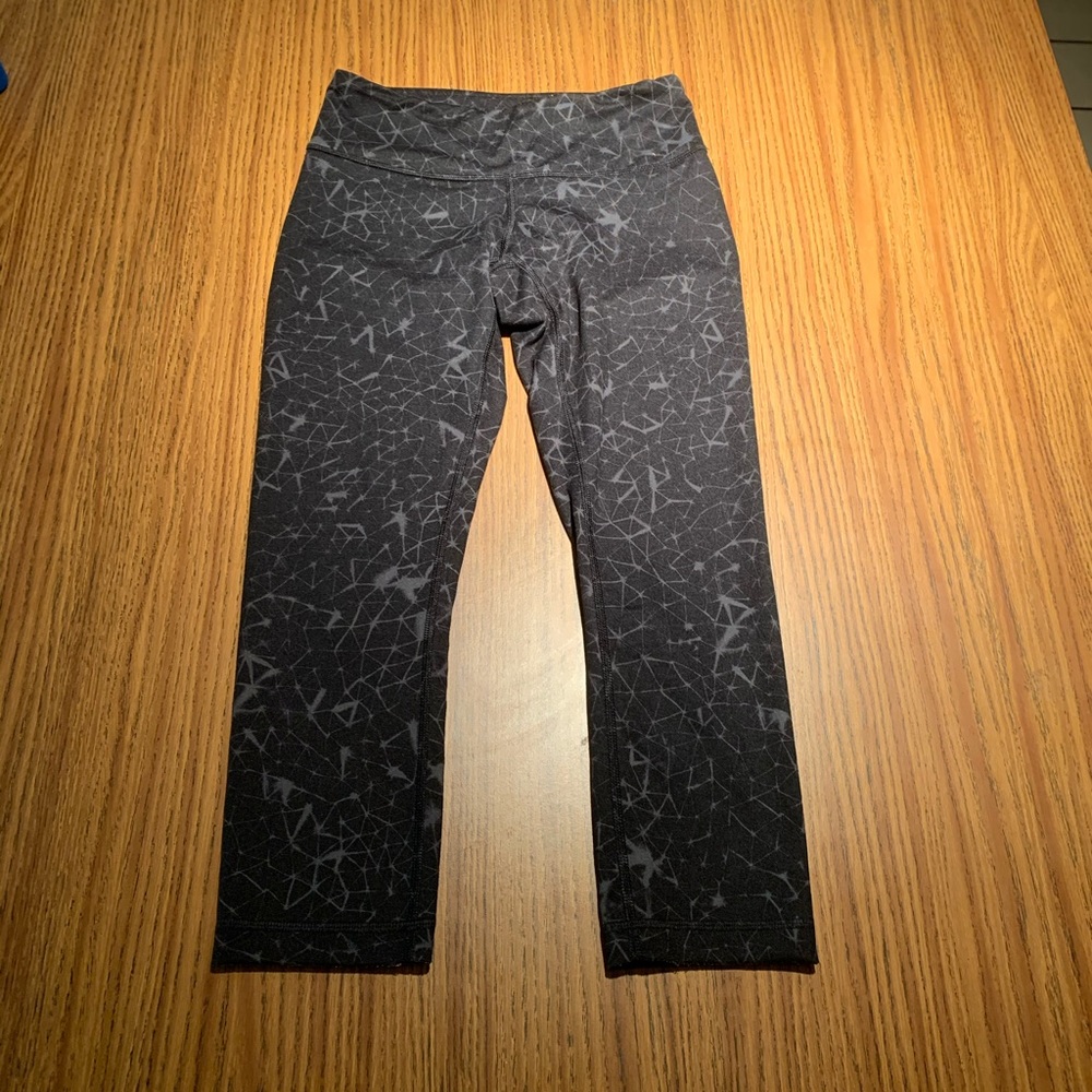 lululemon size 4 cropped leggings